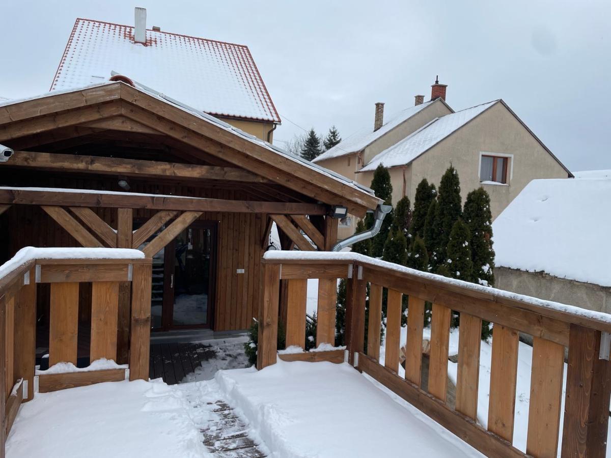Oeskarszt Apartman Urkut Extérieur photo