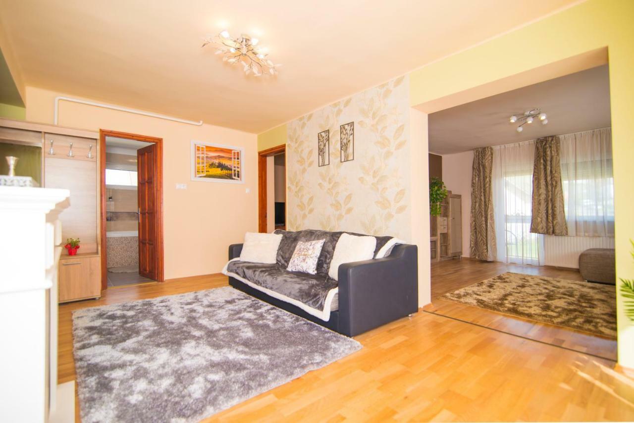 Oeskarszt Apartman Urkut Extérieur photo