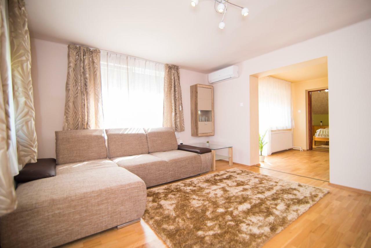 Oeskarszt Apartman Urkut Extérieur photo