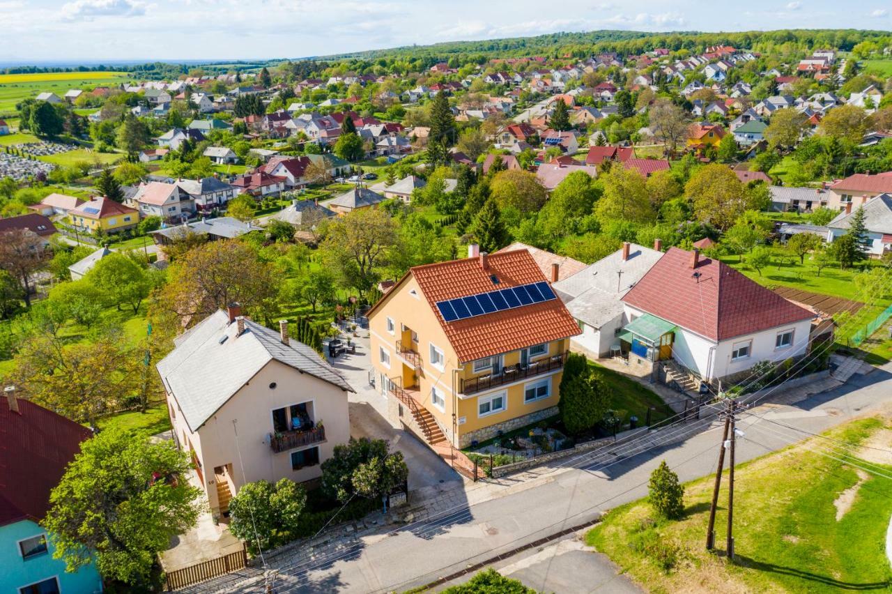 Oeskarszt Apartman Urkut Extérieur photo